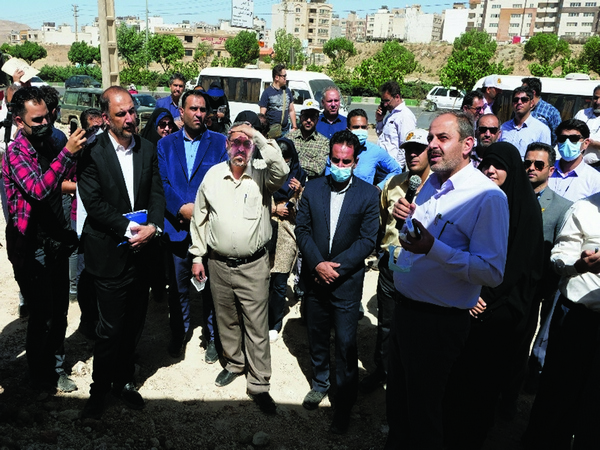 بازدید اعضای محترم شورای شهر شیراز از 55 متری حافظ1