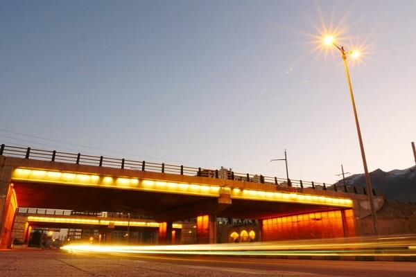 تقاطع غیر همسطح وحدت _ عدالت